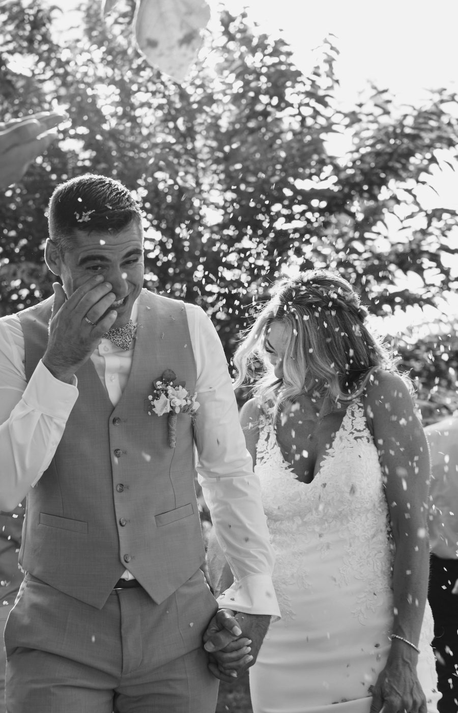 Mariés émus lors d'une animation de mariage So Events 31 à Toulouse